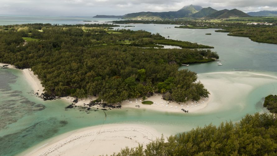 Les nombreuses plages de l'île aux Cerfs offrent de nombreuses possibilités d'activités