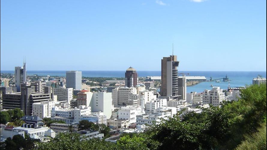 La skyline de Port Louis et le port